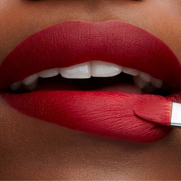 💄💋 MAC Retro Matte Lipstick in Ruby Woo (Vivid Blue-Red) Full Size. Brand new! - Picture 11 of 15
